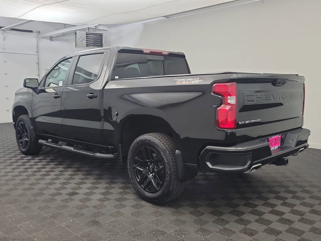 Used 2025 Chevrolet Silverado 1500 LT Trail Boss w/ Convenience Package II image 3