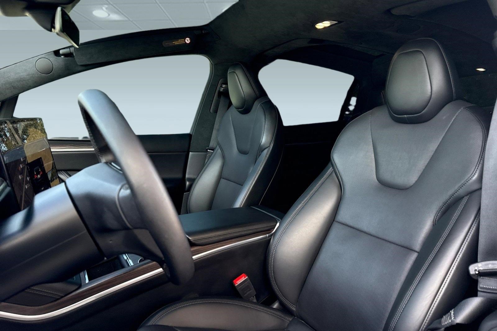 Used 2024 Tesla Model X image 17