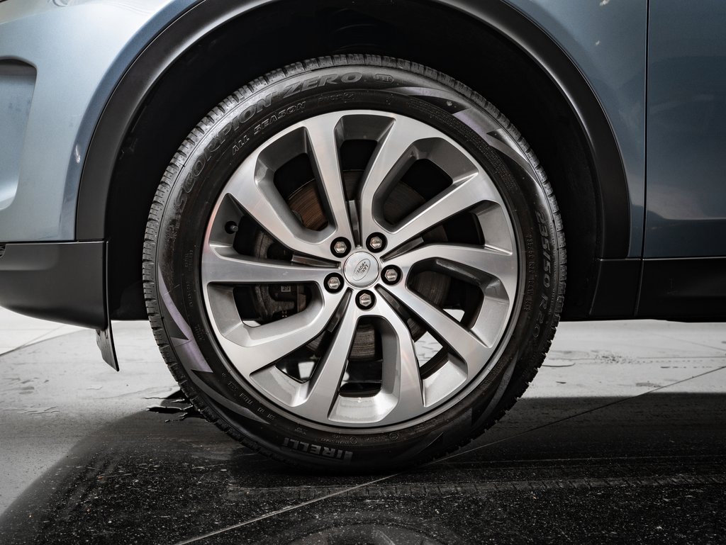 Used 2022 Land Rover Discovery Sport SE image 13