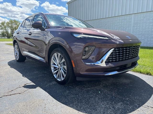 Used 2025 Buick Envision Avenir AWD/4WD image 1