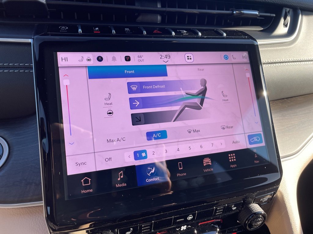 New 2025 Jeep Grand Cherokee L Limited w/ MOPAR Finishing Package image 9