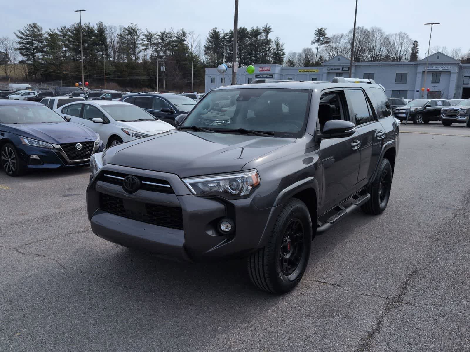 Used 2022 Toyota 4Runner SR5 Premium w/ Moonroof Package RWD image 4