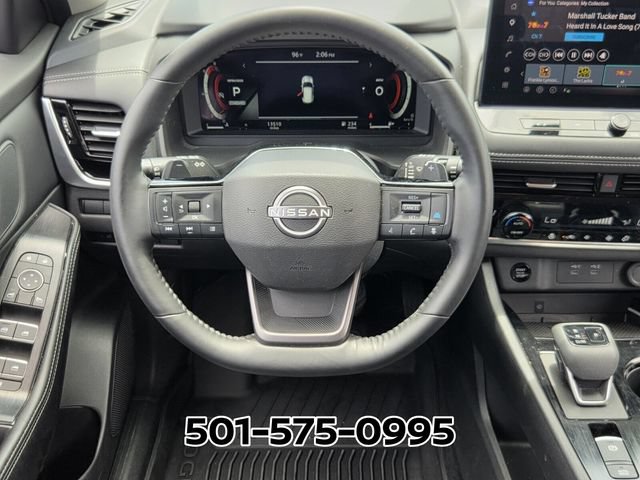 Used 2025 Nissan Rogue SL FWD image 11