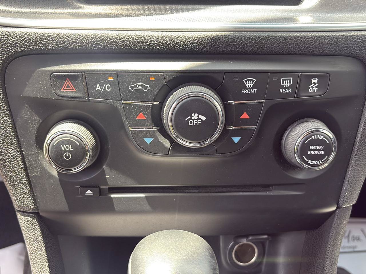 Used 2014 Dodge Charger SE w/ Sport Appearance Group RWD image 13