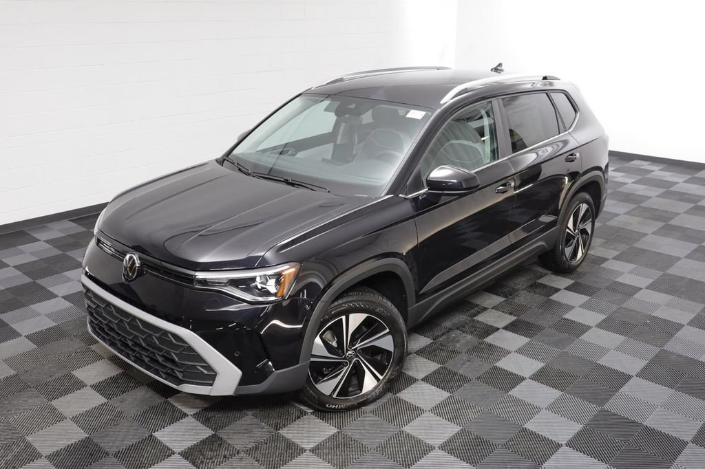 New 2026 Volkswagen Taos SE AWD/4WD image 2