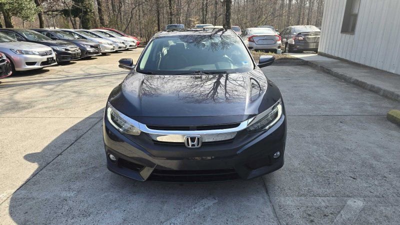 Used 2017 Honda Civic Touring image 8