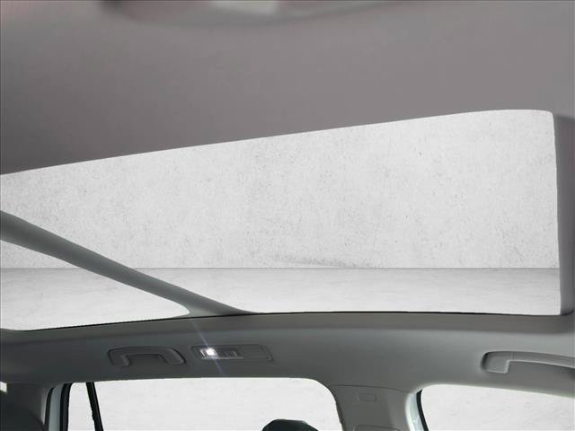 Used 2023 Volkswagen Tiguan SE w/ Panoramic Sunroof Package FWD image 26
