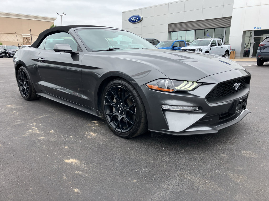 Used 2018 Ford Mustang Convertible w/ Ecoboost Performance Package RWD image 8