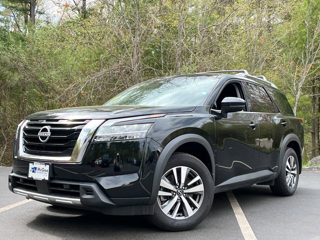 Used 2024 Nissan Pathfinder SL