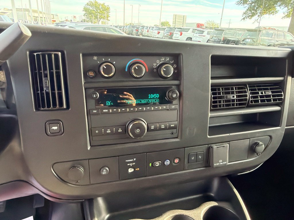 Used 2025 Chevrolet Express 3500 LT w/ LT Preferred Equipment Group RWD image 15