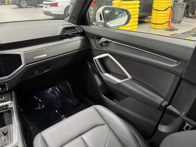 Certified 2023 Audi Q3 2.0T Premium w/ Convenience Package AWD/4WD image 16