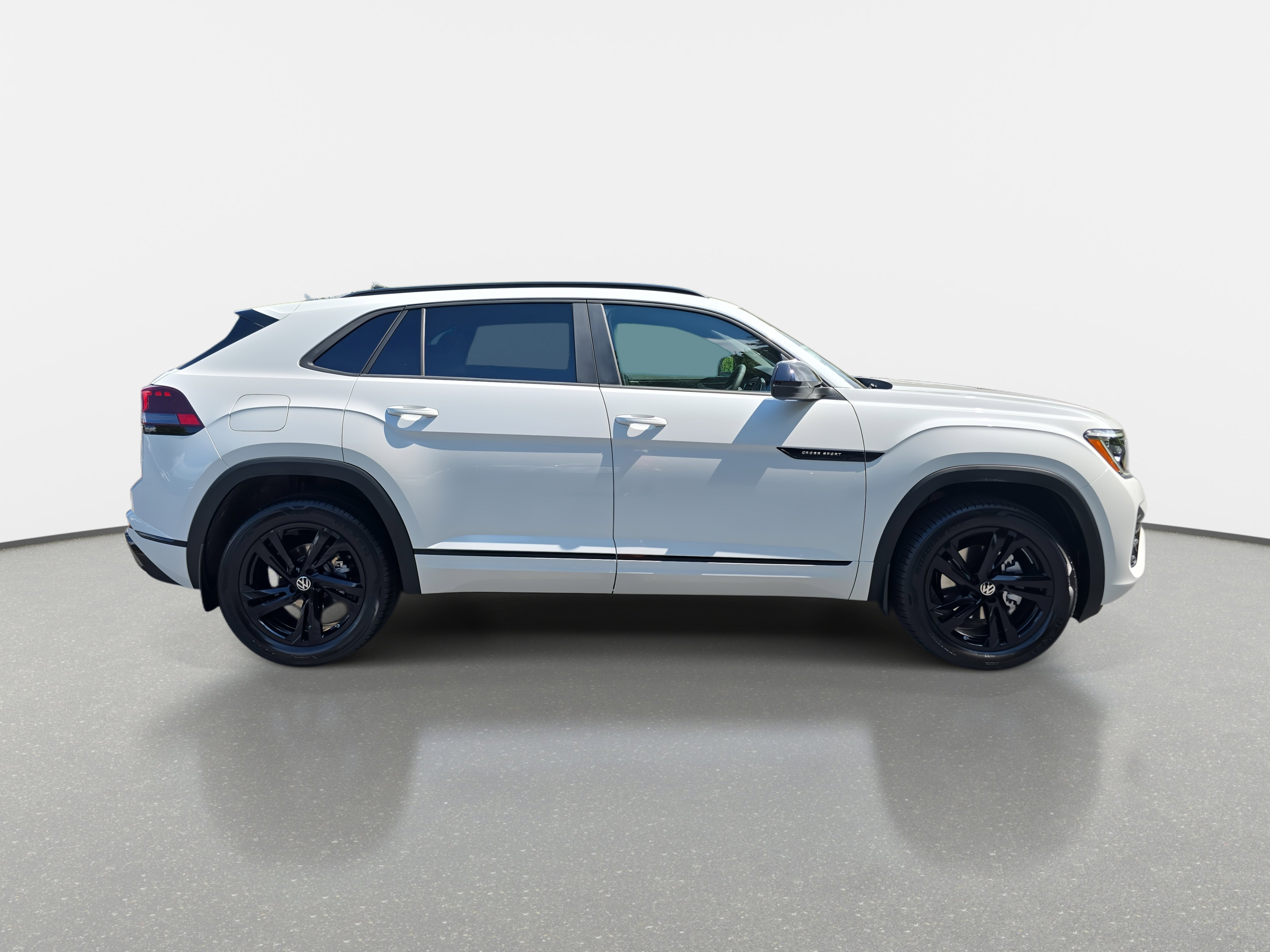 New 2026 Volkswagen Atlas Cross Sport SEL R-Line image 2