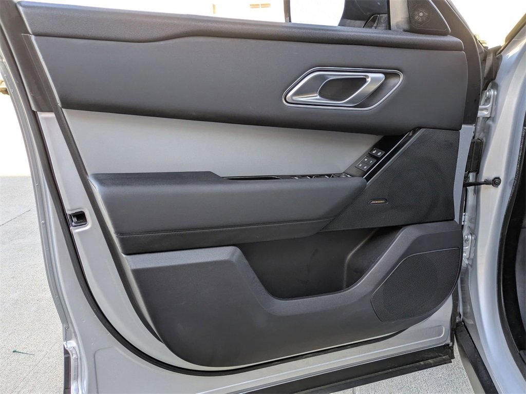 Used 2024 Land Rover Range Rover Velar S image 11