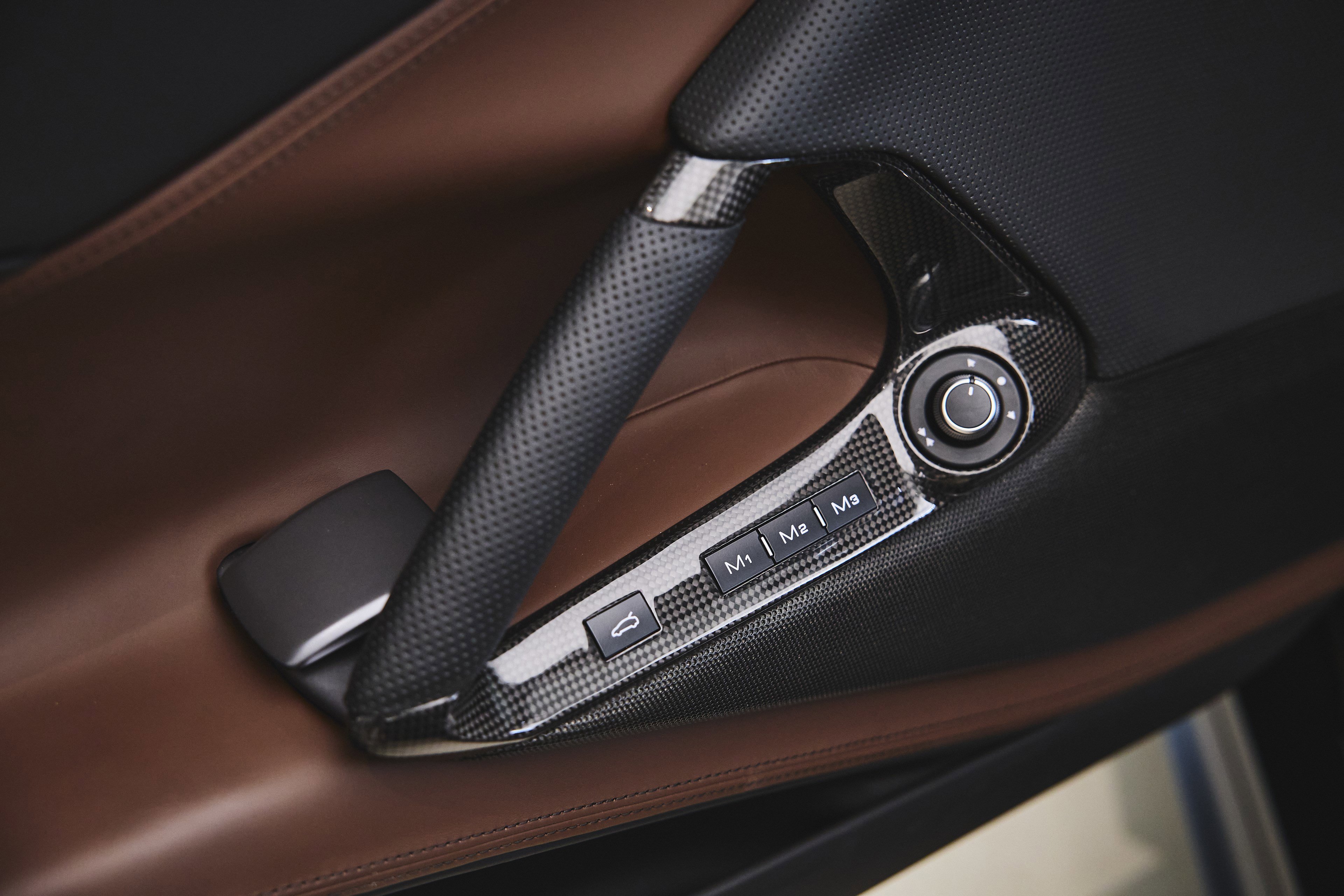 Used 2022 Ferrari 812 GTS image 30