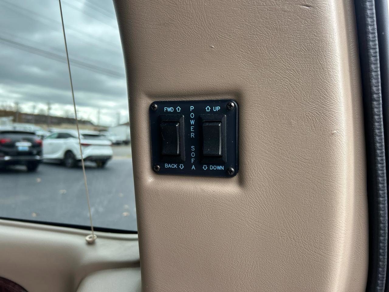 Used 2011 Chevrolet Express 1500 image 23