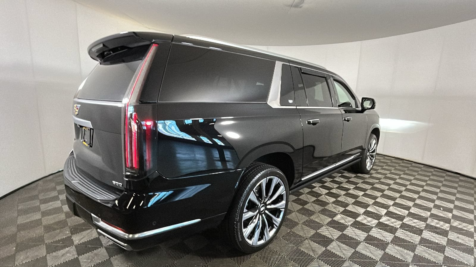 Used 2026 Cadillac Escalade ESV Luxury w/ Touring Package AWD/4WD video 3