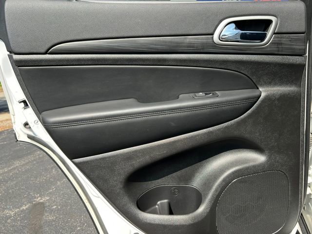 Used 2021 Jeep Grand Cherokee Laredo image 33