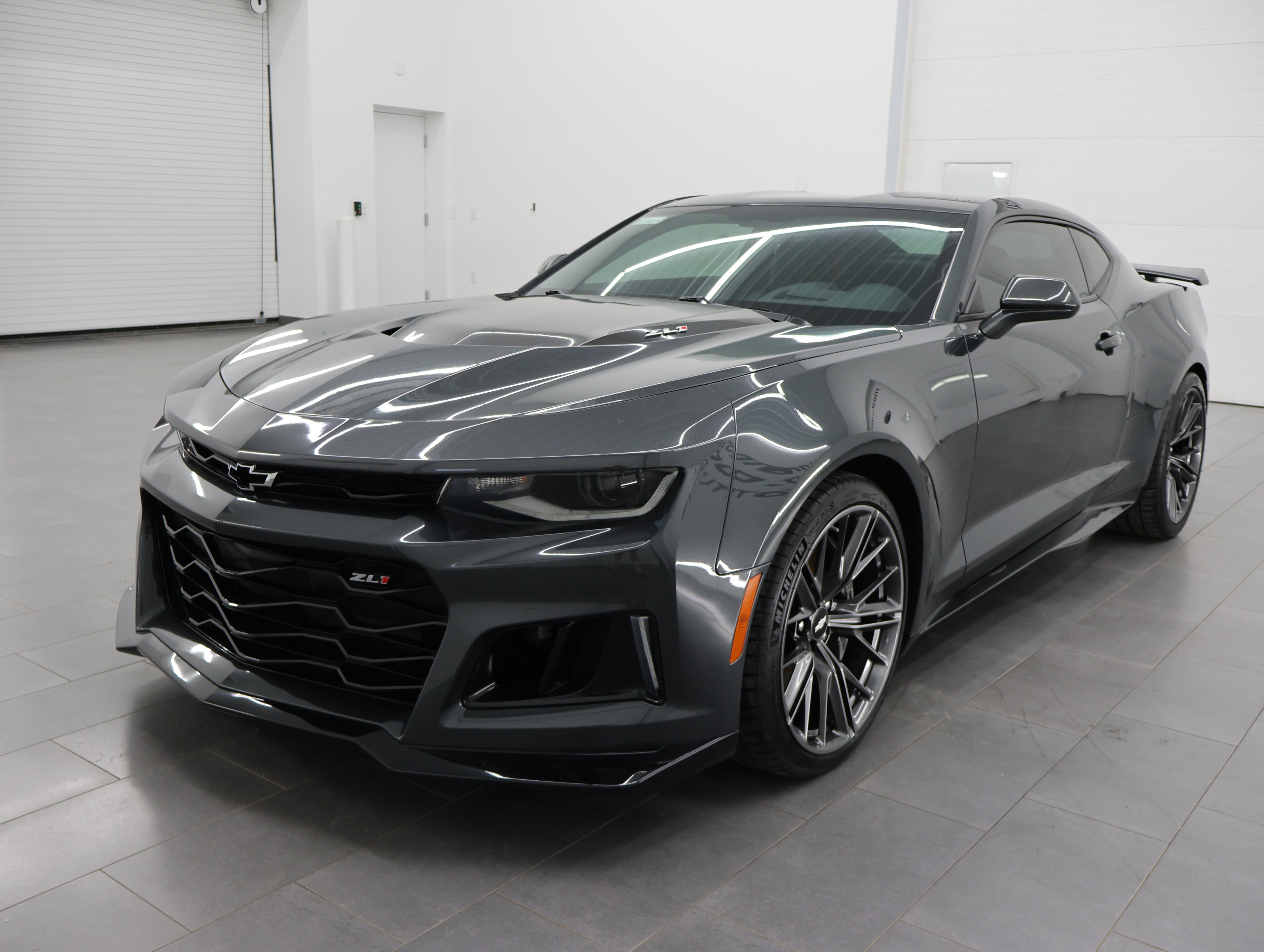 Used 2017 Chevrolet Camaro ZL1 RWD image 7