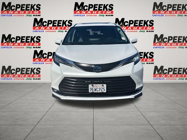 Used 2023 Toyota Sienna XLE FWD image 8