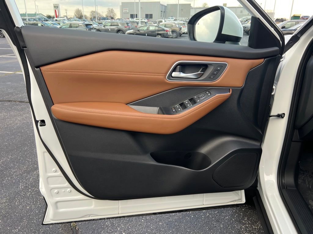 New 2026 Nissan Rogue Platinum w/ Platinum Premium Package image 11