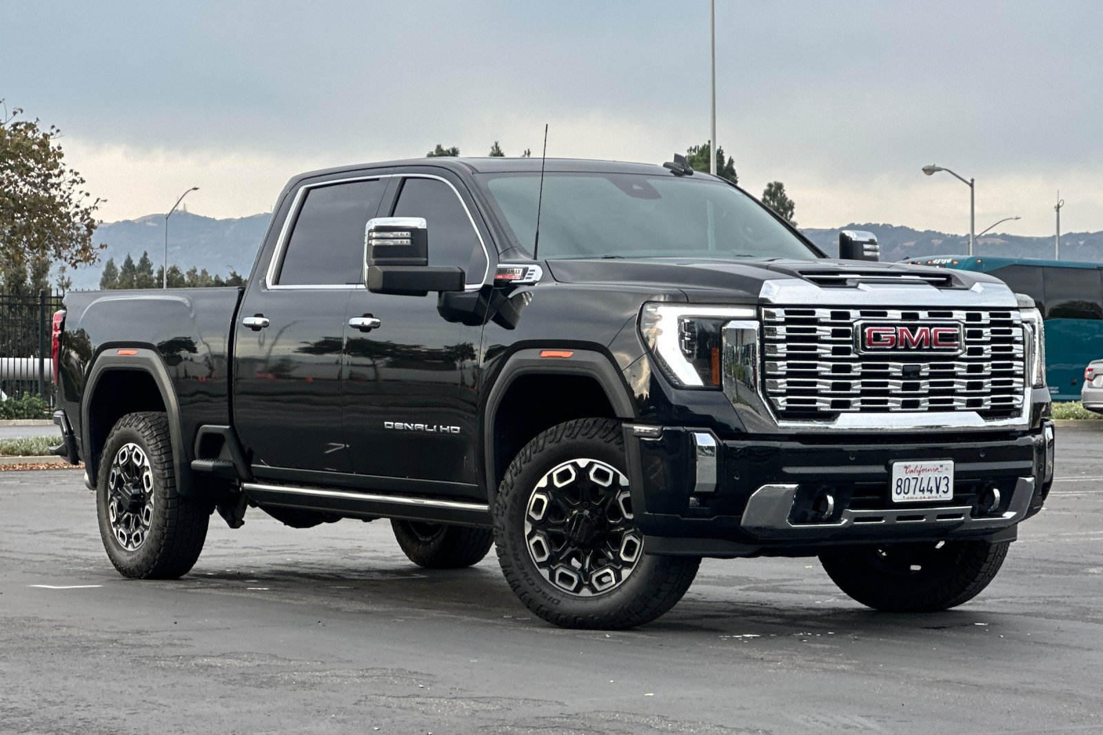 Used 2024 GMC Sierra 2500 Denali w/ Denali Reserve Package AWD/4WD image 2