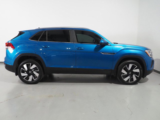 Used 2024 Volkswagen Atlas SE w/ Technology Package image 4