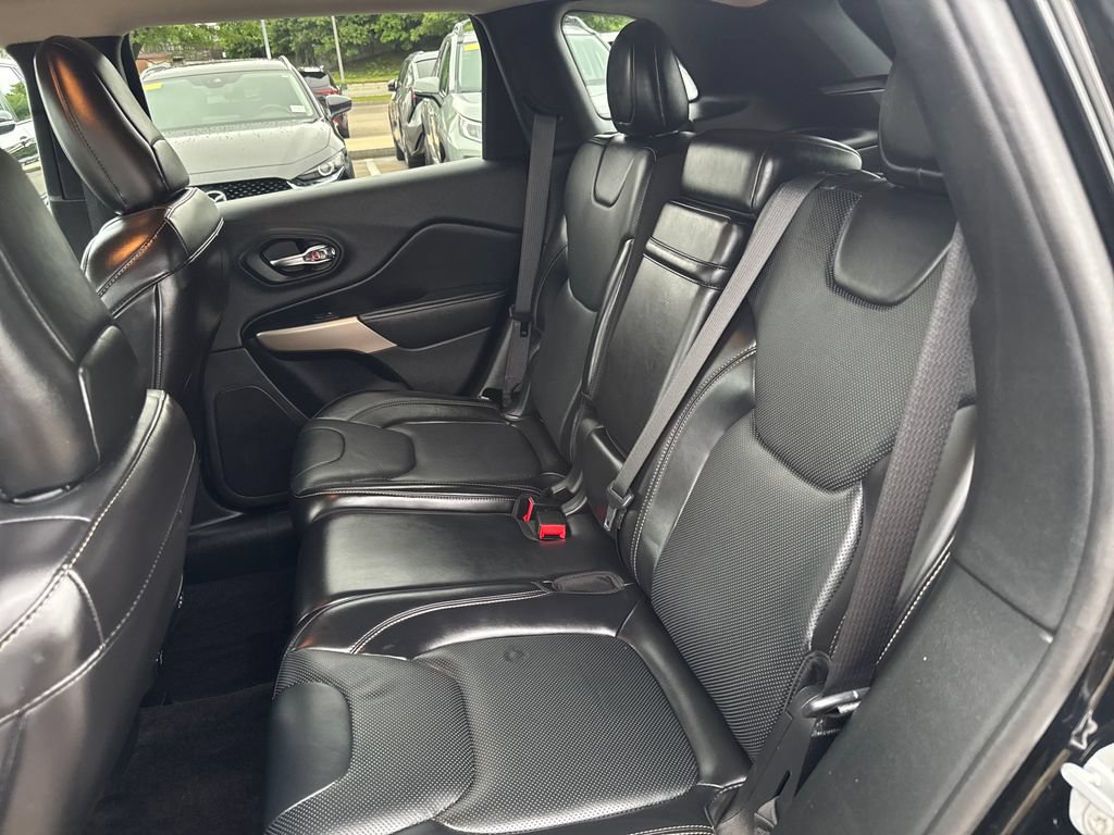 Used 2017 Jeep Cherokee Limited w/ Luxury Group FWD image 37
