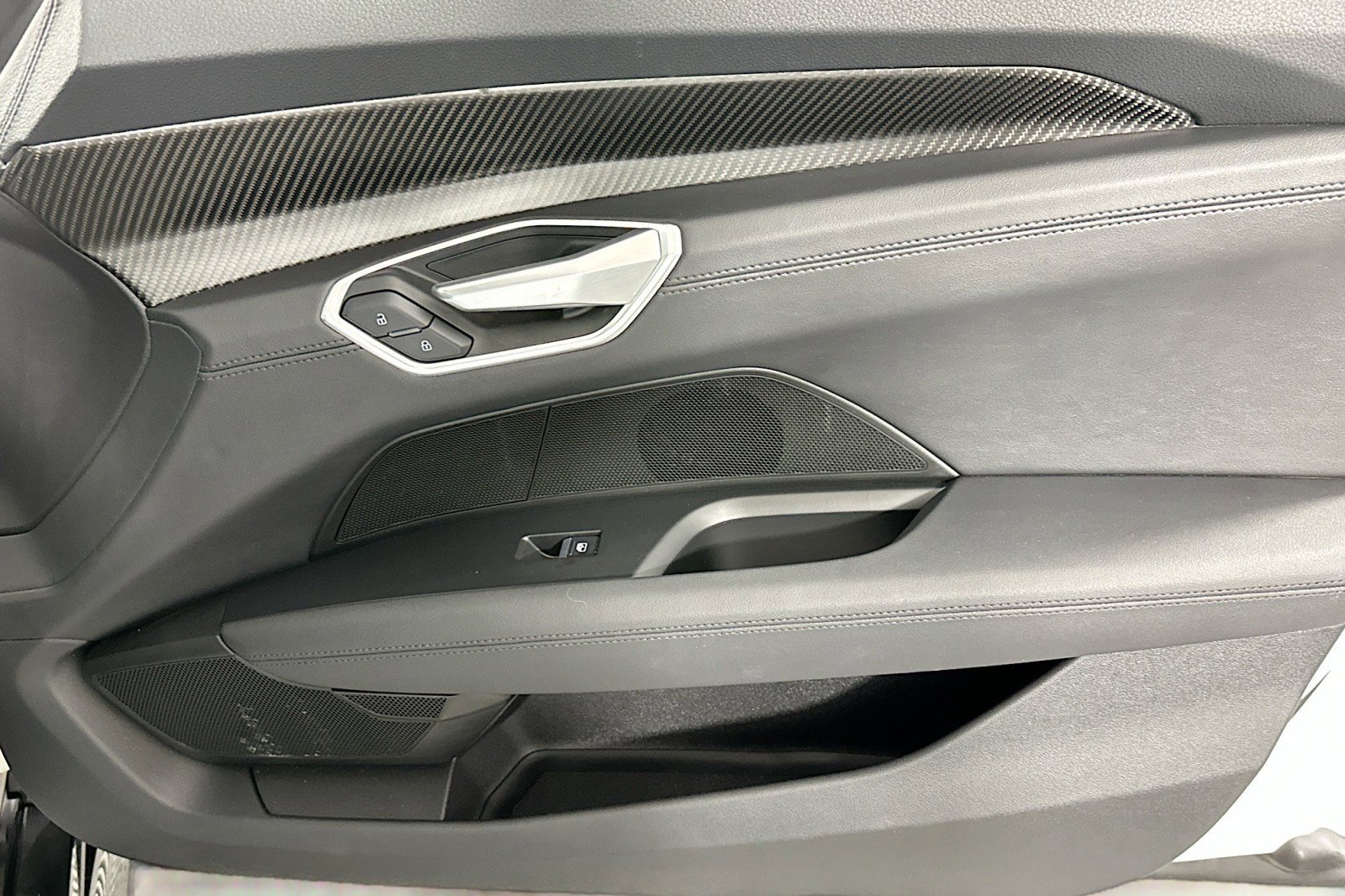 Used 2022 Audi e-tron GT Premium Plus w/ Performance Package image 23