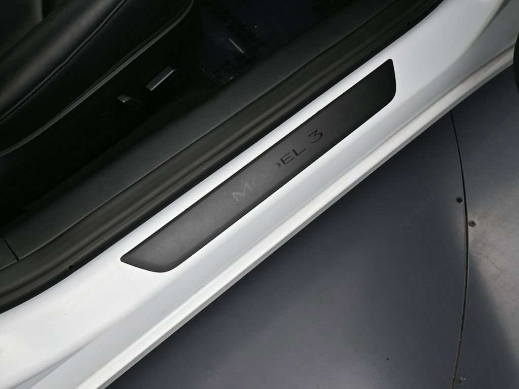 Used 2023 Tesla Model 3 Standard Range image 44