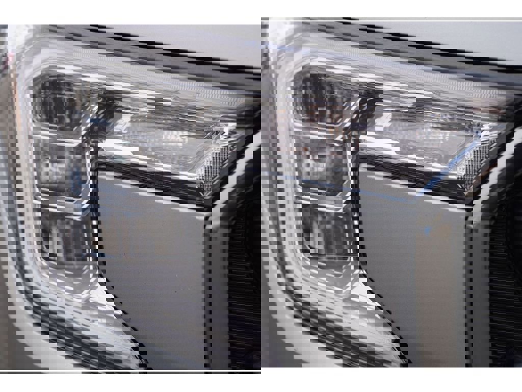 Used 2023 GMC Terrain AT4 image 9