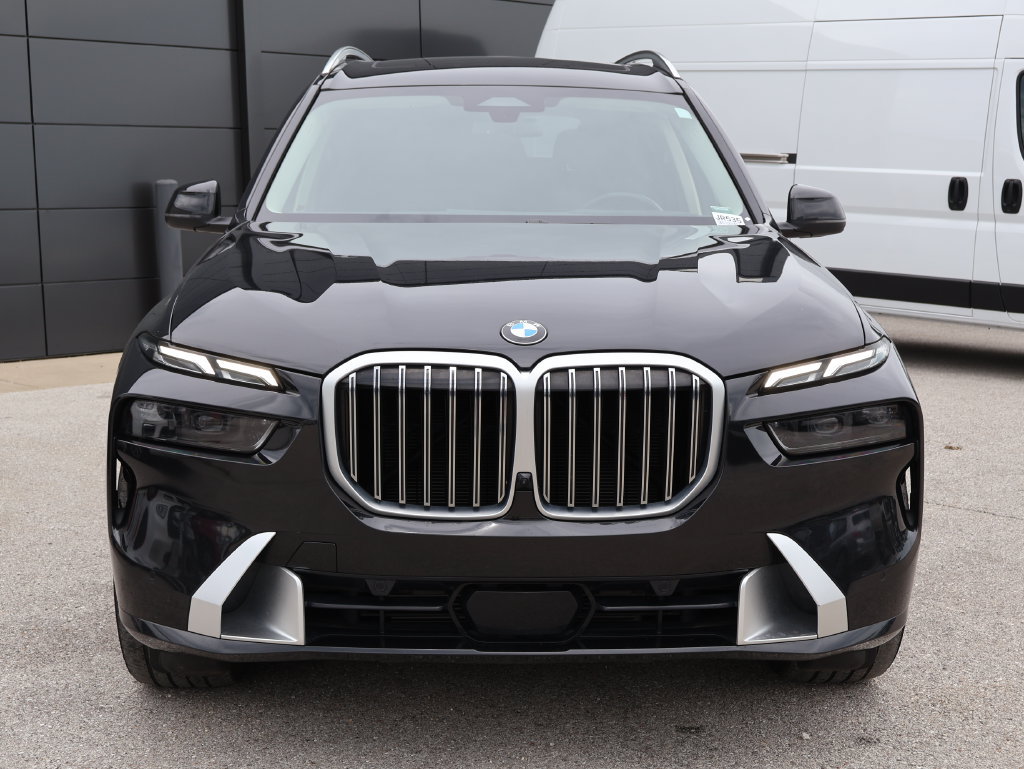 Used 2025 BMW X7 xDrive40i AWD/4WD image 7