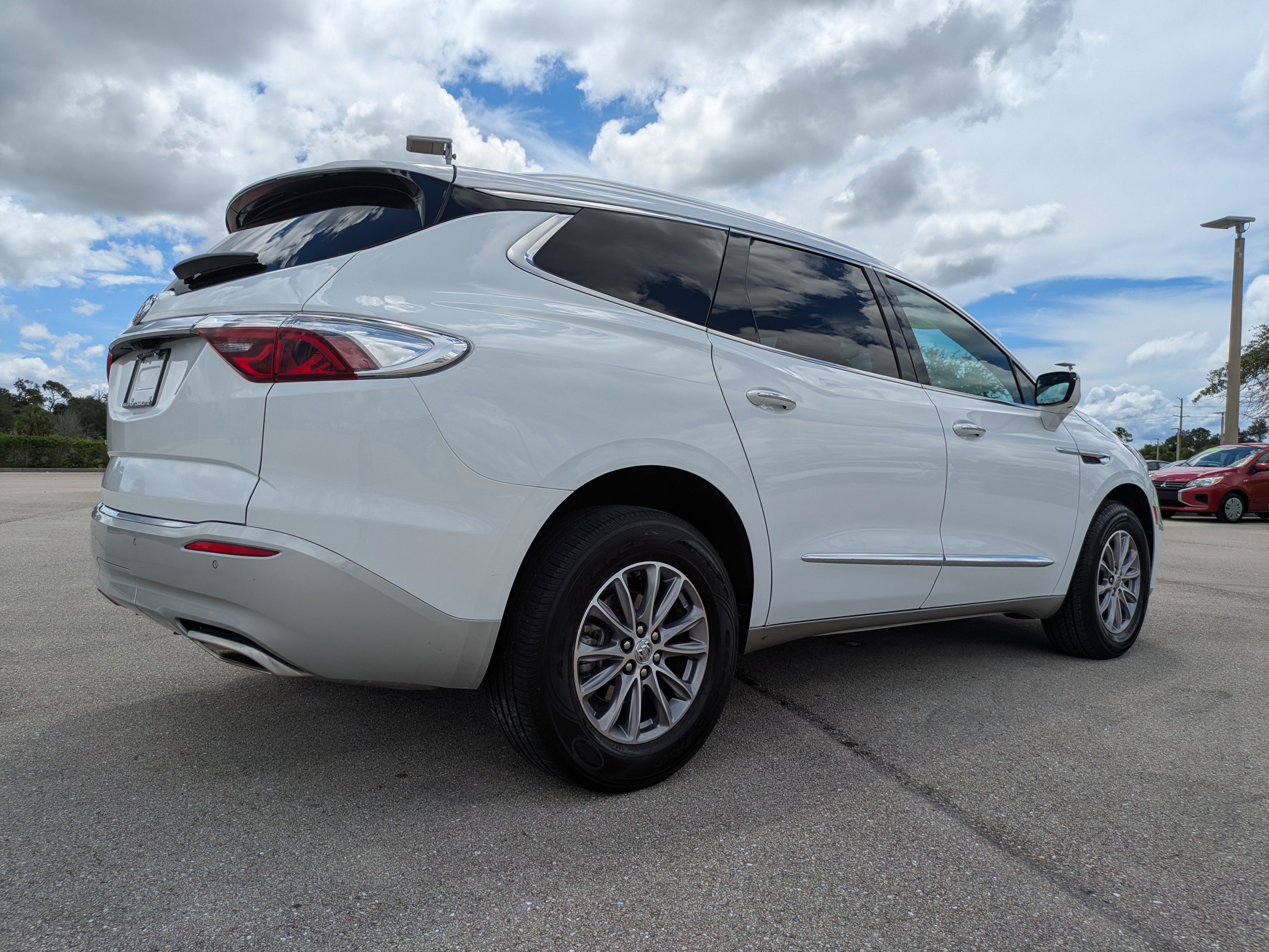 Used 2023 Buick Enclave Essence w/ Sound and Sites Package FWD image 4
