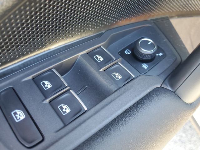Used 2025 Volkswagen Tiguan SEL R-Line image 20