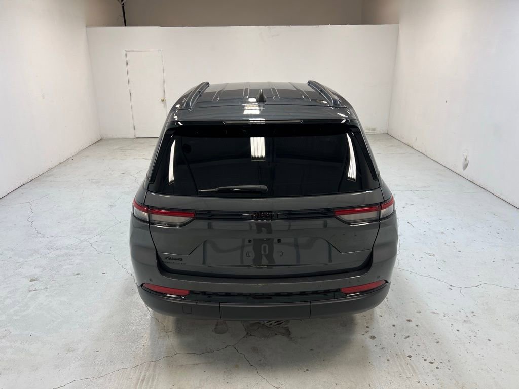 Used 2022 Jeep Grand Cherokee Altitude image 4