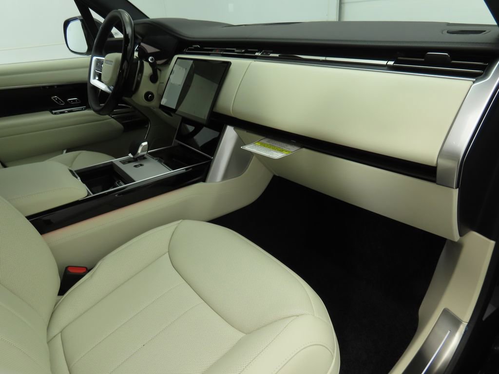 New 2026 Land Rover Range Rover SE AWD/4WD image 17
