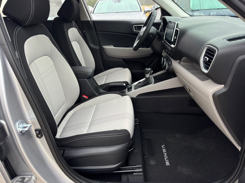 New 2026 Hyundai Venue SEL FWD image 17
