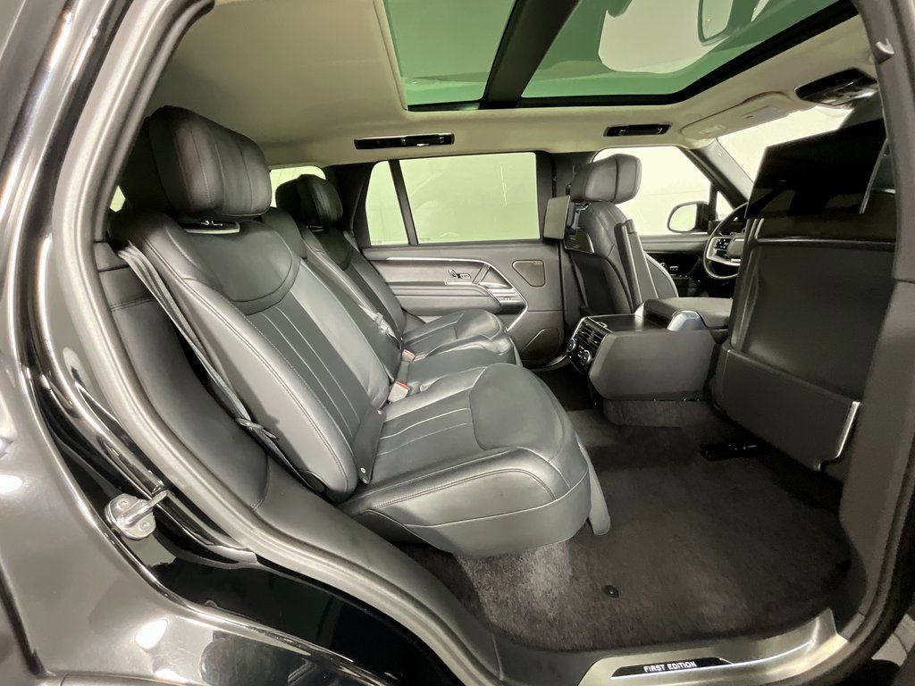Used 2023 Land Rover Range Rover Long Wheelbase First Edition image 23