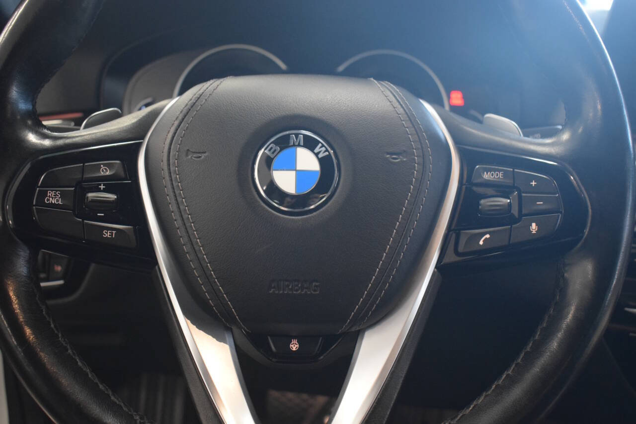 Used 2018 BMW 530i xDrive AWD/4WD image 56