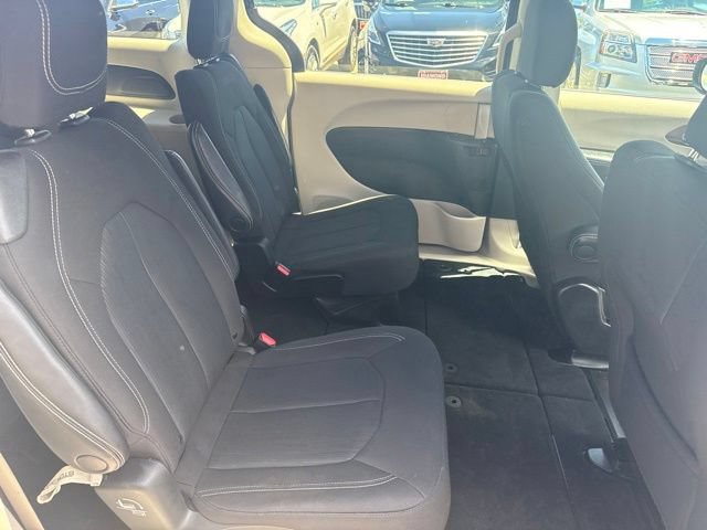 Used 2023 Chrysler Voyager LX FWD image 22