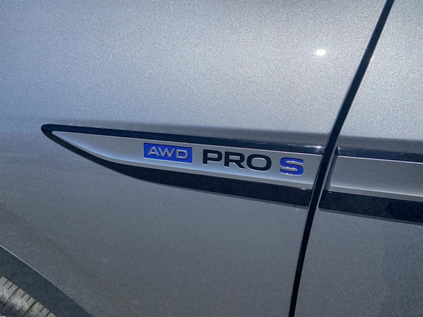 Used 2023 Volkswagen ID.4 Pro S AWD/4WD image 32