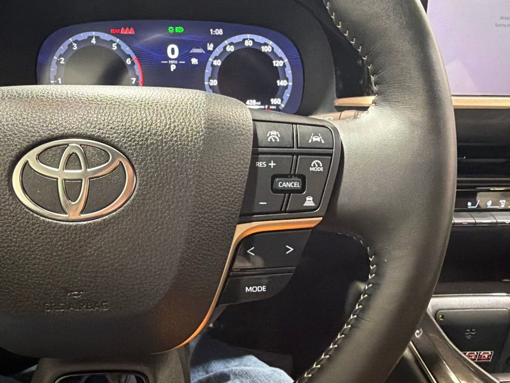Used 2025 Toyota Crown AWD/4WD image 27