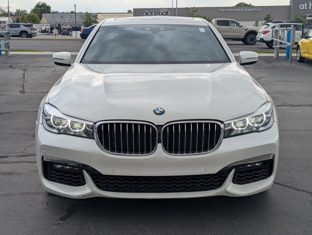 Used 2019 BMW 740i w/ M Sport Package RWD image 10