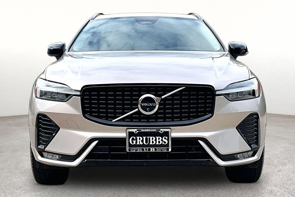 Used 2025 Volvo XC60 B5 Plus AWD/4WD image 6