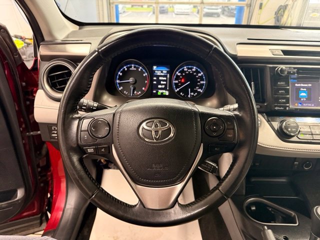 Used 2018 Toyota RAV4 XLE w/ Plus Extra Value Package FWD image 11