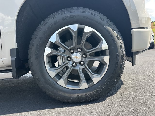 New 2026 Chevrolet Silverado 1500 High Country w/ Technology Package AWD/4WD image 12