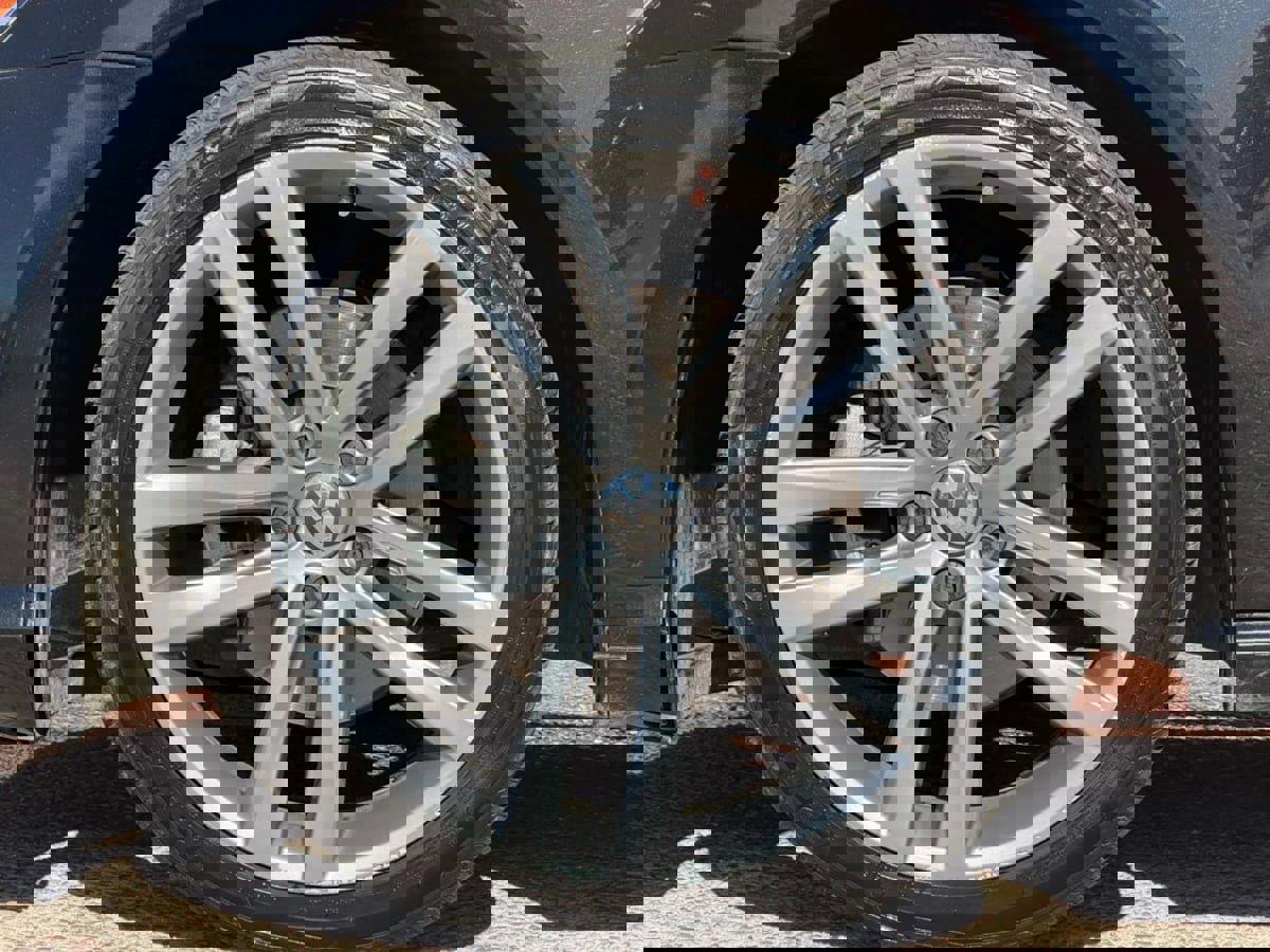 Used 2017 Volkswagen Passat 1.8T R-Line image 29