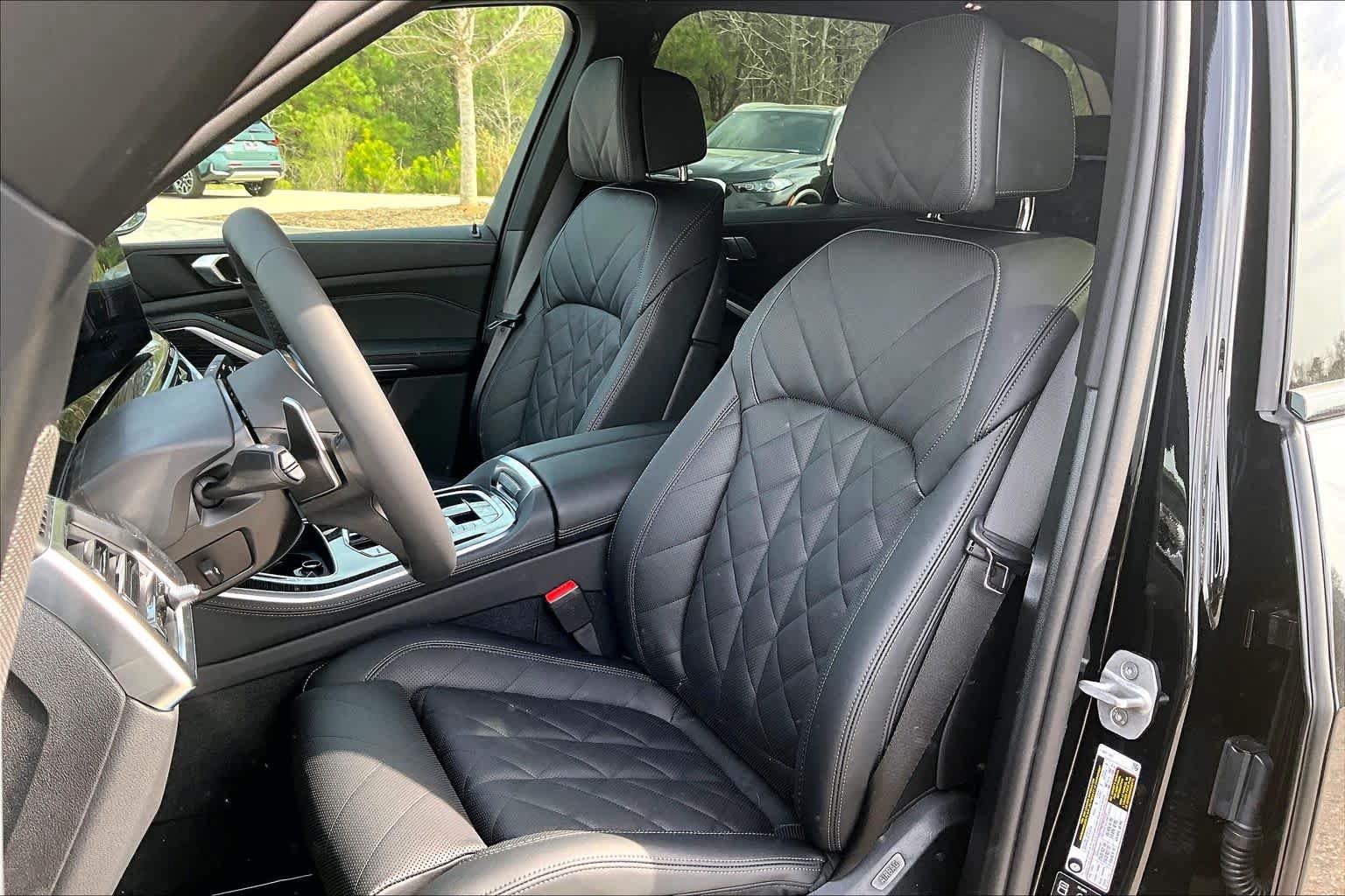 New 2026 BMW X5 xDrive40i w/ M Sport Package AWD/4WD image 7