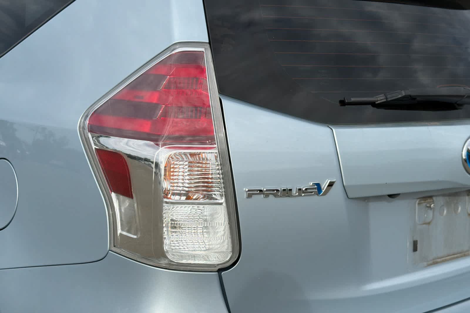 Used 2016 Toyota Prius V Five FWD image 21