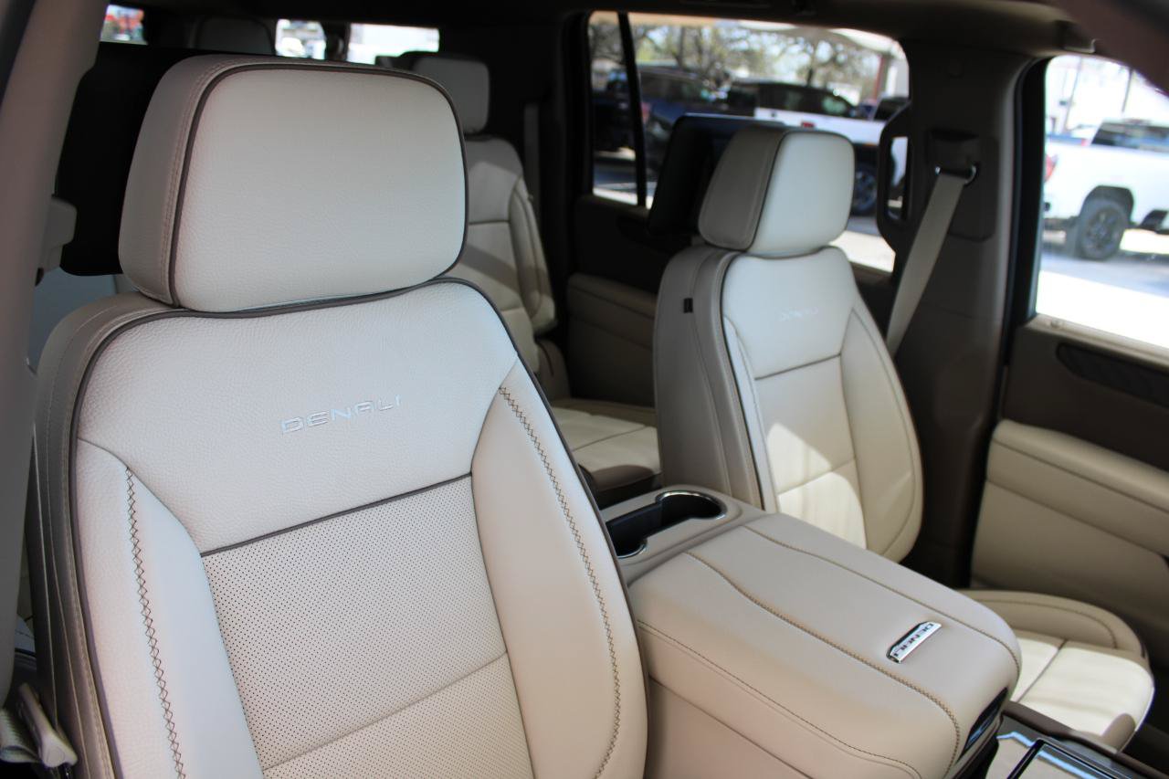 Used 2026 GMC Yukon XL Denali w/ Denali Reserve Package AWD/4WD image 23