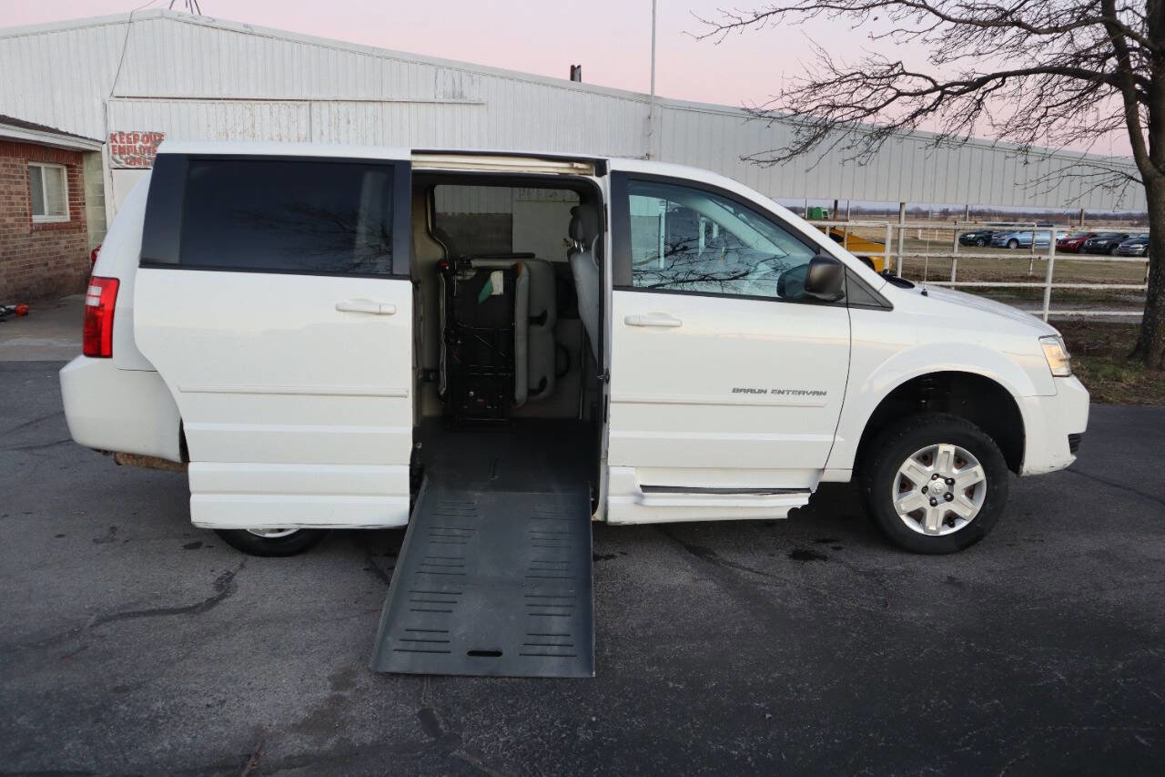 Used 2010 Dodge Grand Caravan SE w/ Climate Group image 13